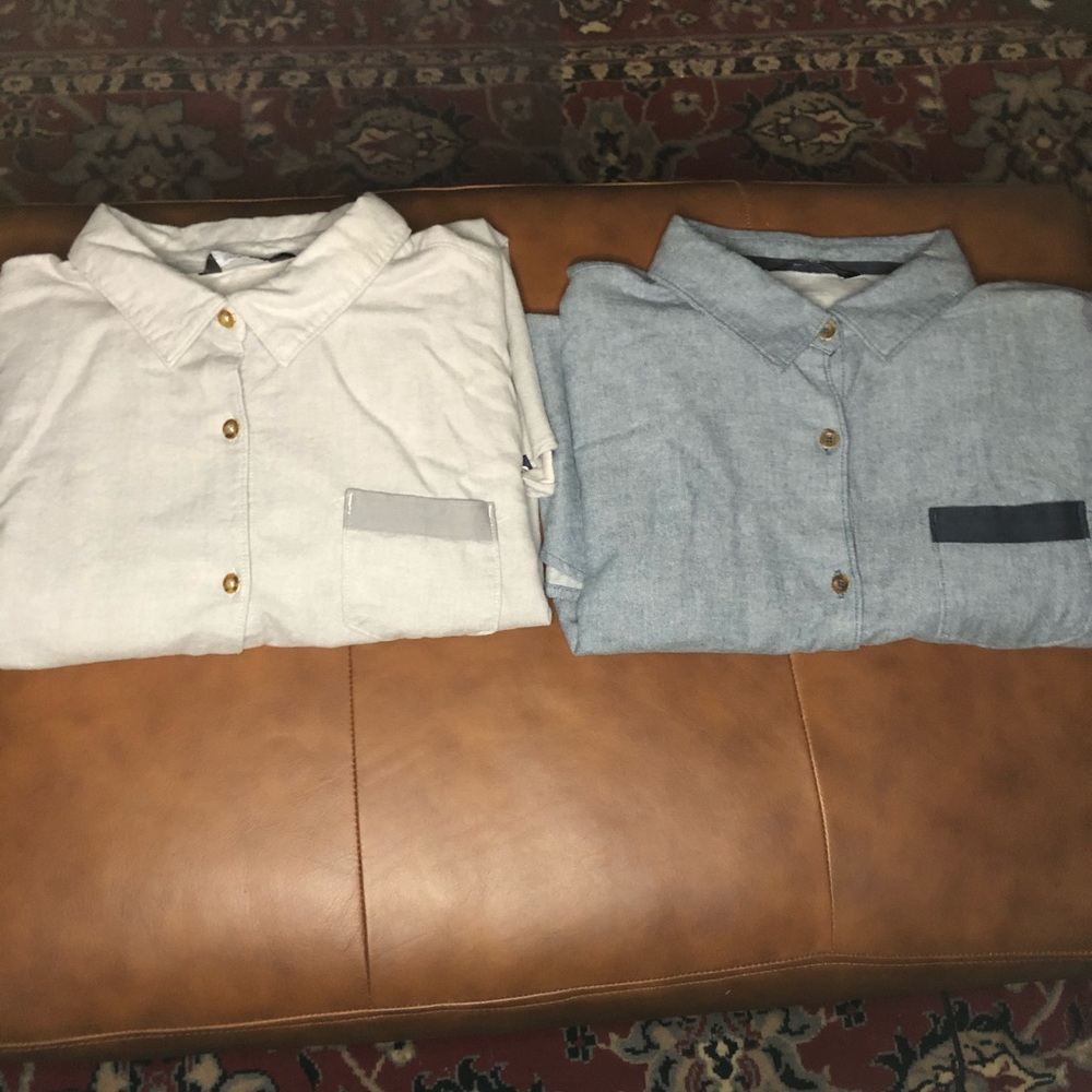 Lot of 2 Women’s XL The North Face Long Sleeve